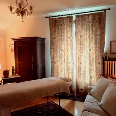Photo de massage chêne-bourg | Deschenaux Asuka