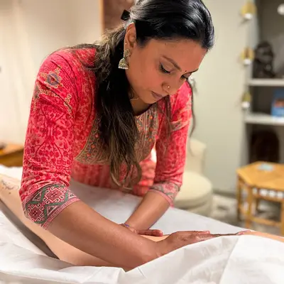Photo de Massage et soins ayurvédique à Genève - Praticienne - Thérapeute en Ayurveda à Thônex, agréée ASCA - Vedaatman Ayurveda
